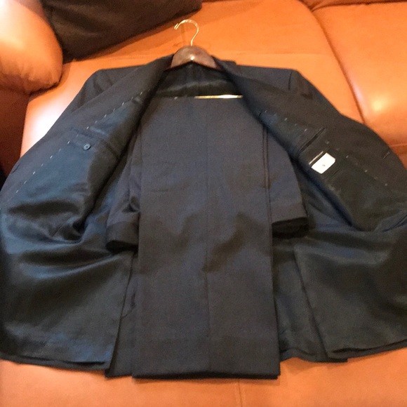 John varvatos suit - Picture 5 of 6